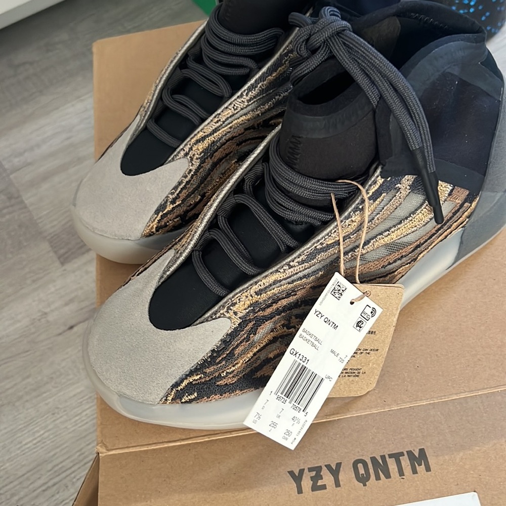 Yeezy quantum amber tint basketball sneakers, Unisex